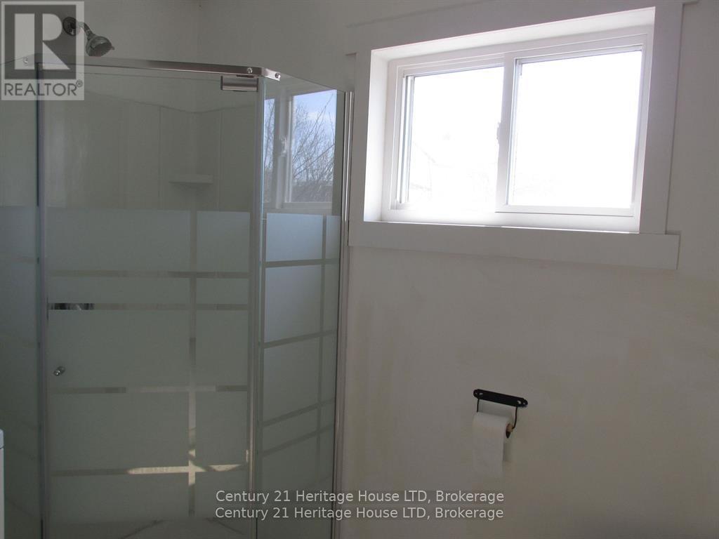 364 Glendale Avenue, St. Catharines, Ontario  L2T 1C1 - Photo 11 - X12804736