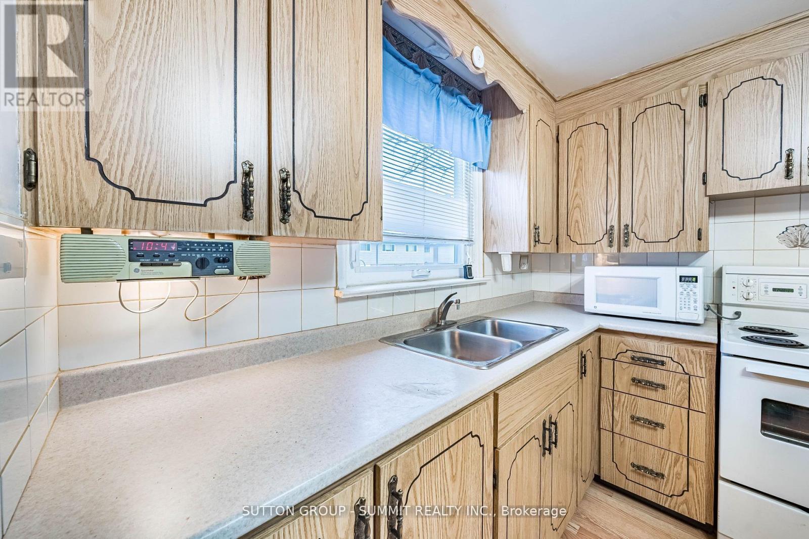 21 Grace Street, Toronto, Ontario  M1J 2M3 - Photo 14 - E12804726