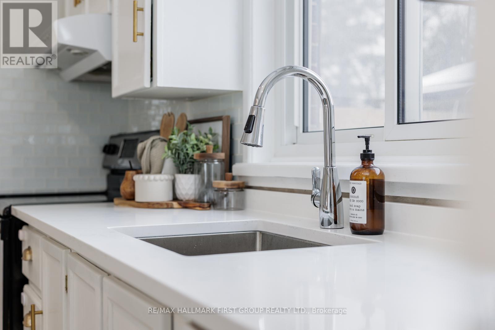 304 Farewell Street, Oshawa, Ontario  L1H 6L9 - Photo 12 - E12804728