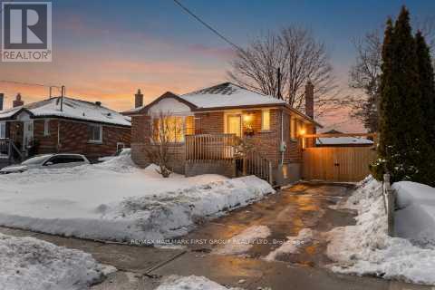 304 Farewell Street, Oshawa, Ontario  L1H 6L9 - Photo 2 - E12804728