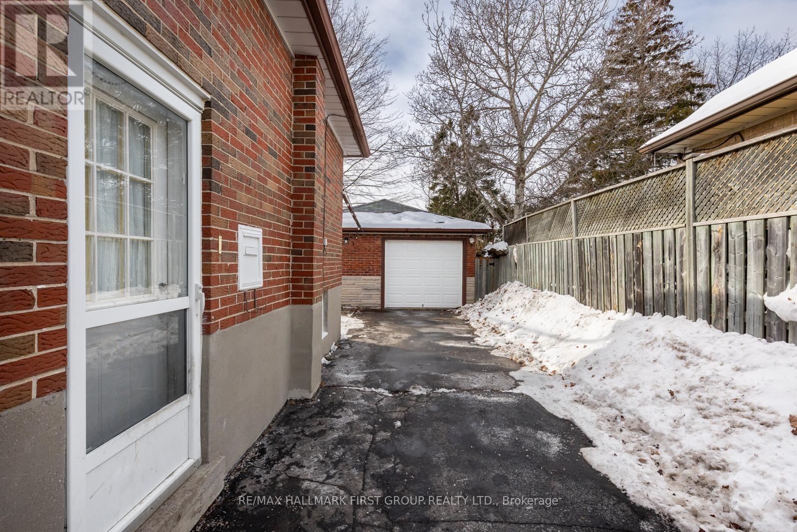 304 Farewell Street, Oshawa, Ontario  L1H 6L9 - Photo 37 - E12804728