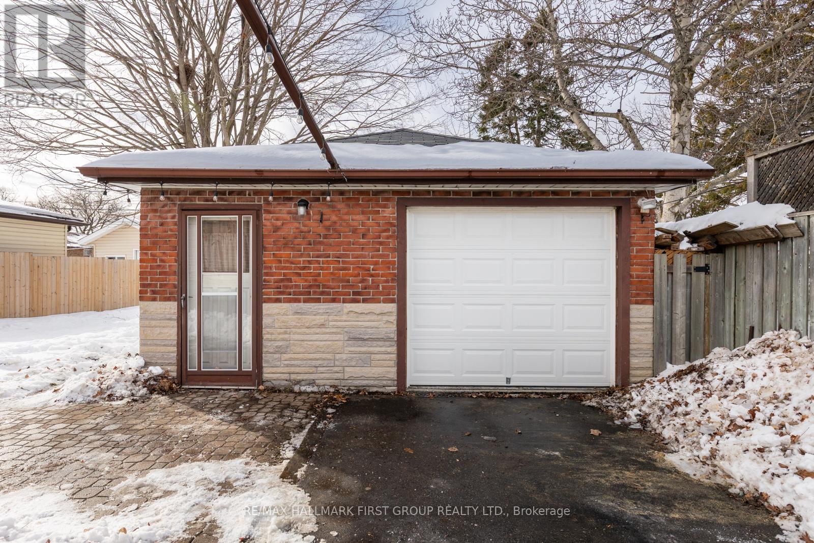304 Farewell Street, Oshawa, Ontario  L1H 6L9 - Photo 38 - E12804728