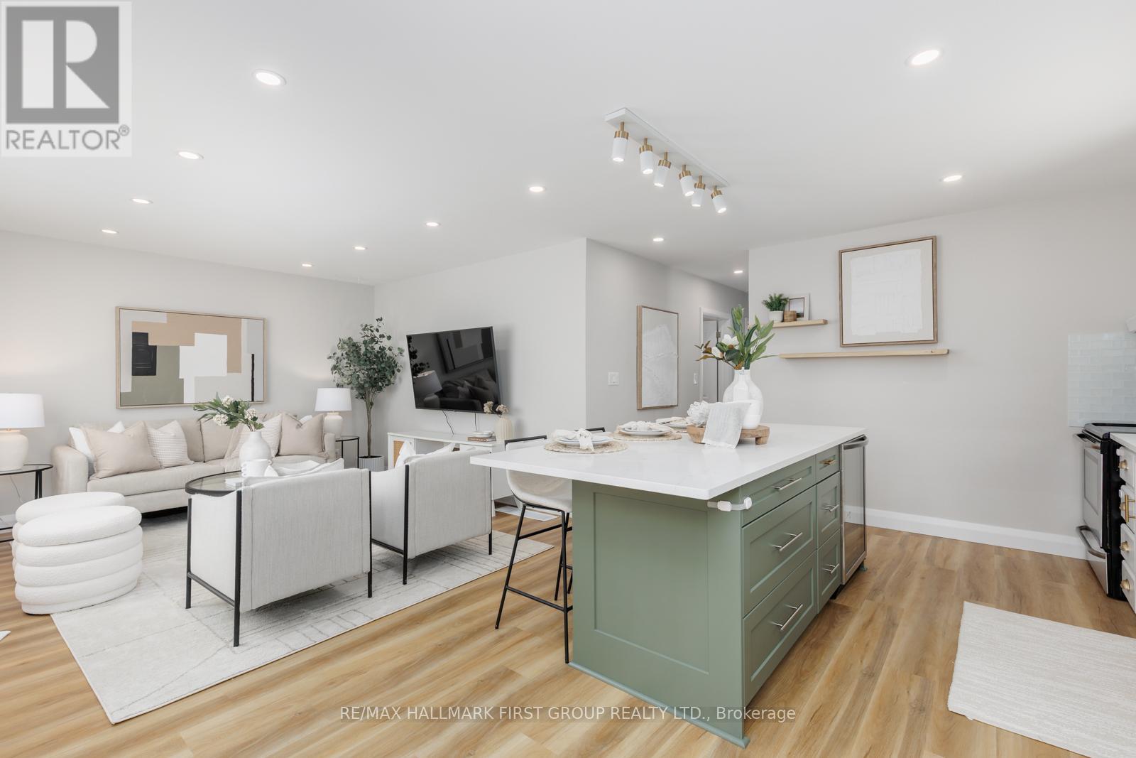 304 Farewell Street, Oshawa, Ontario  L1H 6L9 - Photo 5 - E12804728