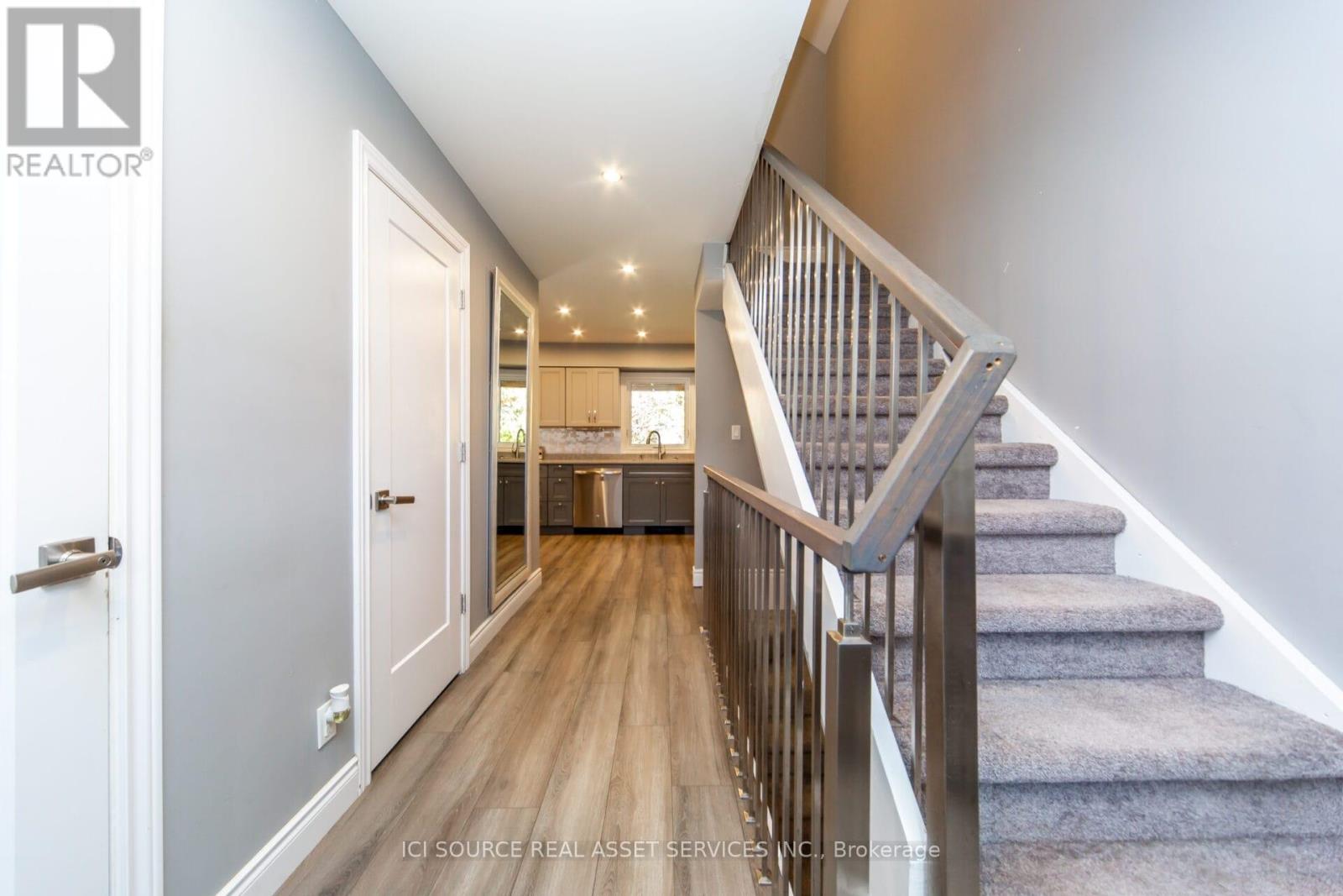 199 Mason Boulevard, Halton Hills, Ontario  L7J 1A7 - Photo 9 - W12804724