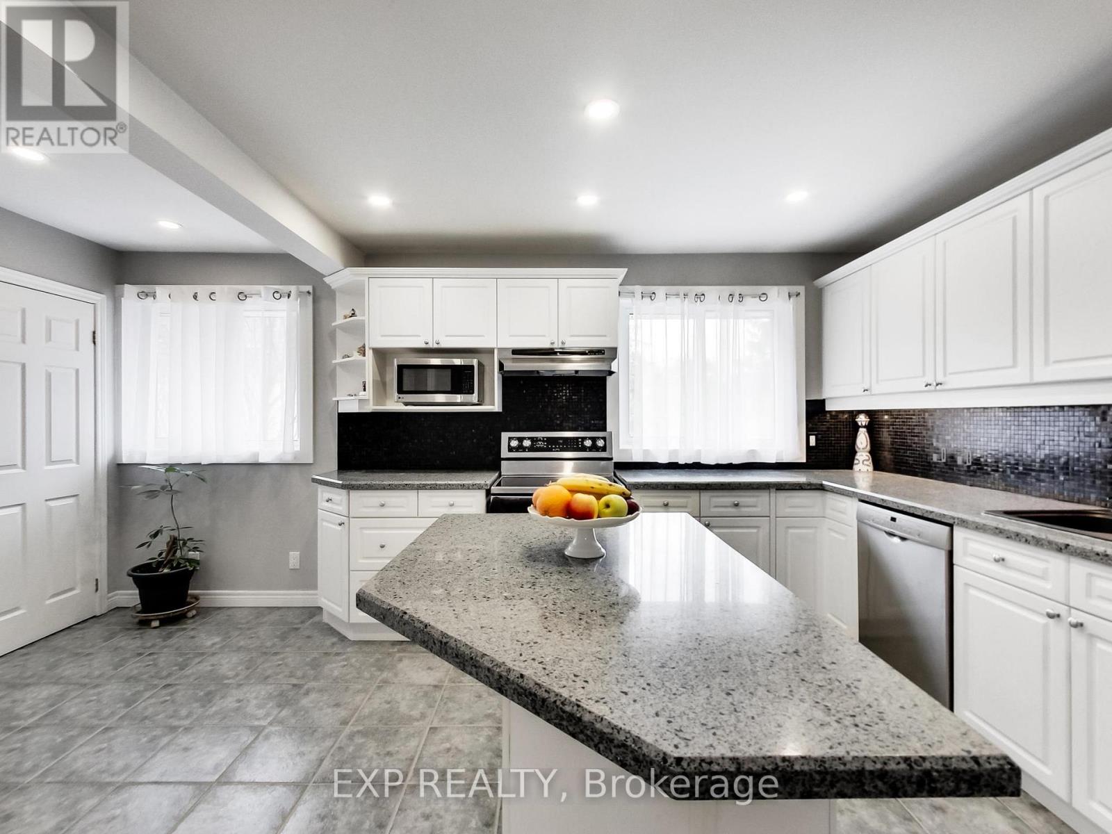 101 - 2145 Sherobee Road, Mississauga, Ontario  L5A 3G8 - Photo 15 - W12804740