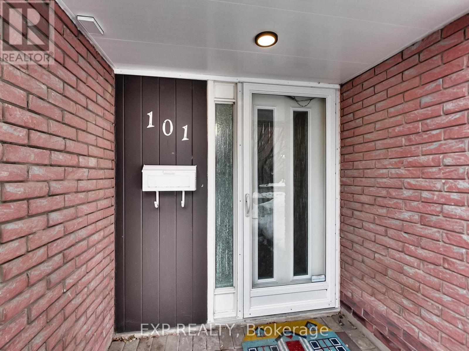 101 - 2145 Sherobee Road, Mississauga, Ontario  L5A 3G8 - Photo 2 - W12804740