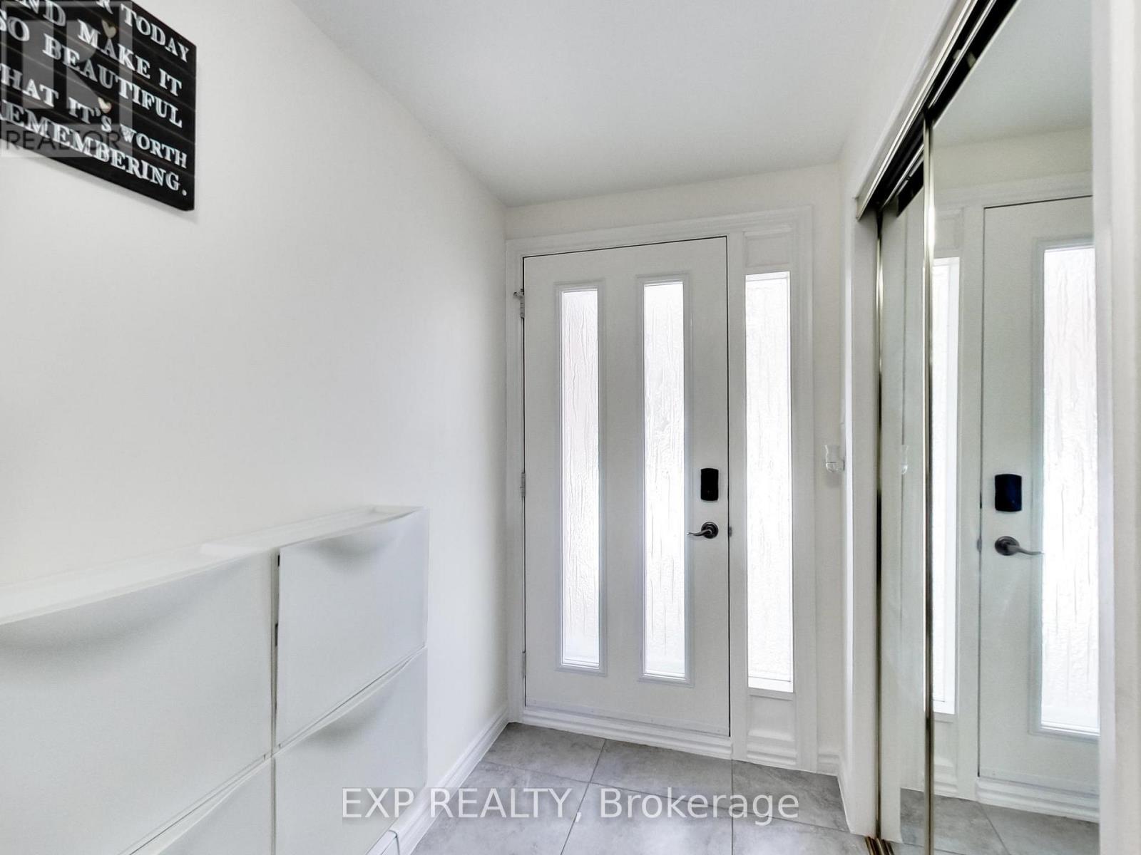 101 - 2145 Sherobee Road, Mississauga, Ontario  L5A 3G8 - Photo 3 - W12804740