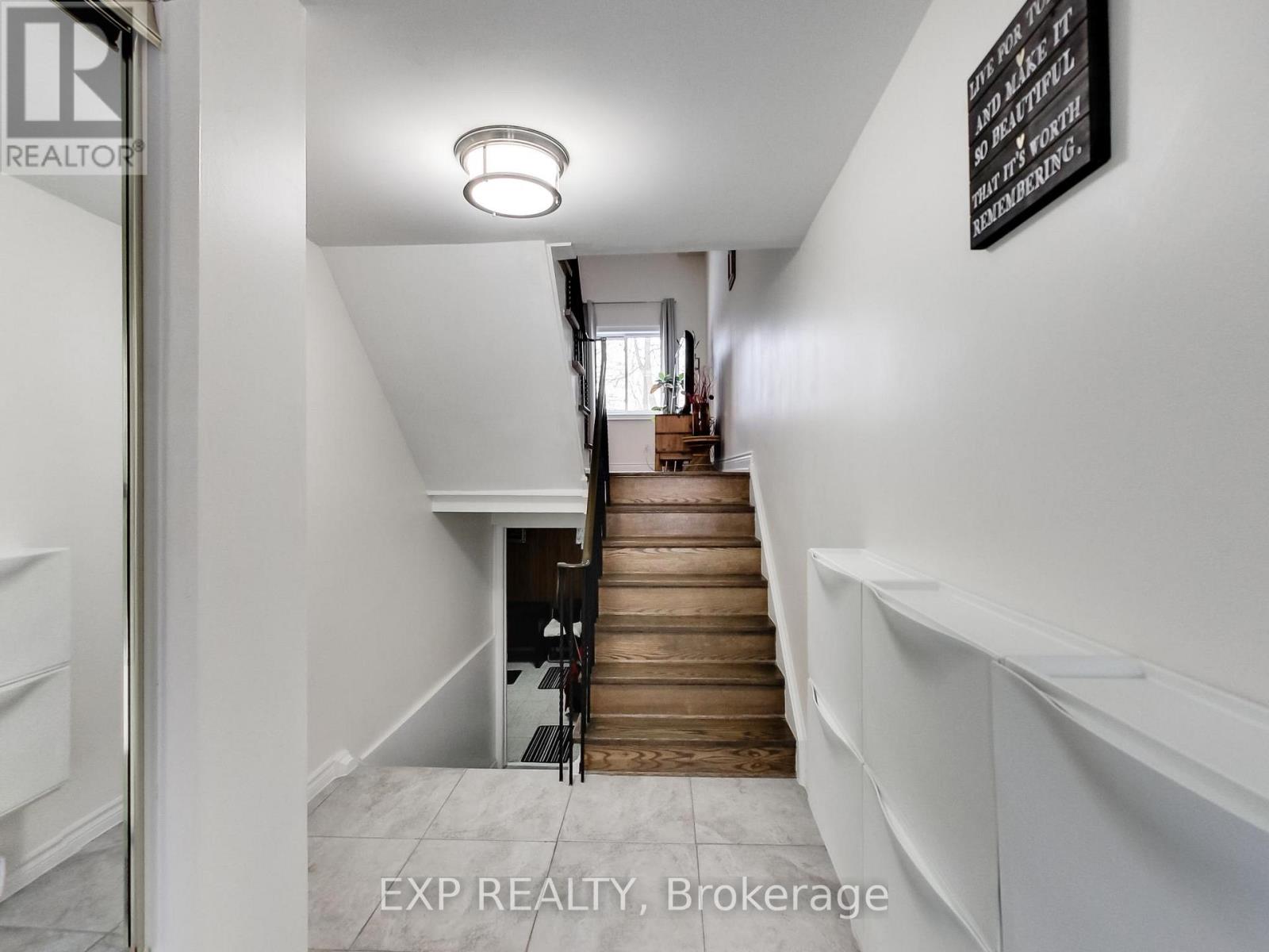 101 - 2145 Sherobee Road, Mississauga, Ontario  L5A 3G8 - Photo 4 - W12804740