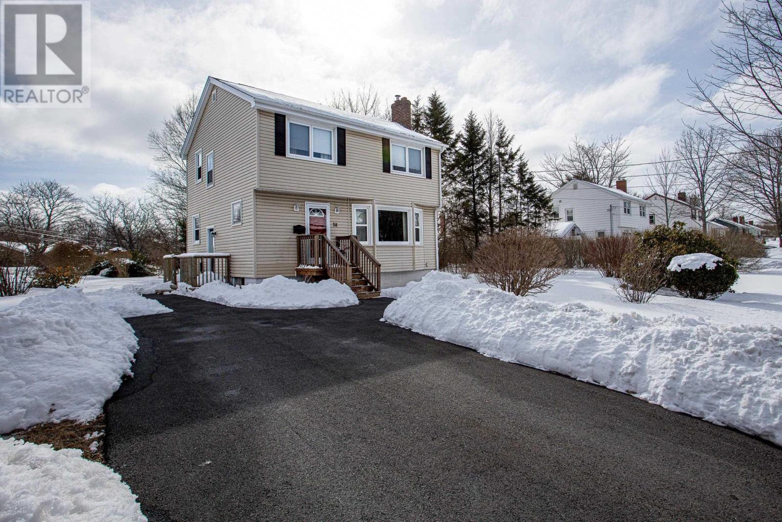 38 Lawson Avenue, Dartmouth, Nova Scotia  B2W 2Z3 - Photo 1 - 202603035