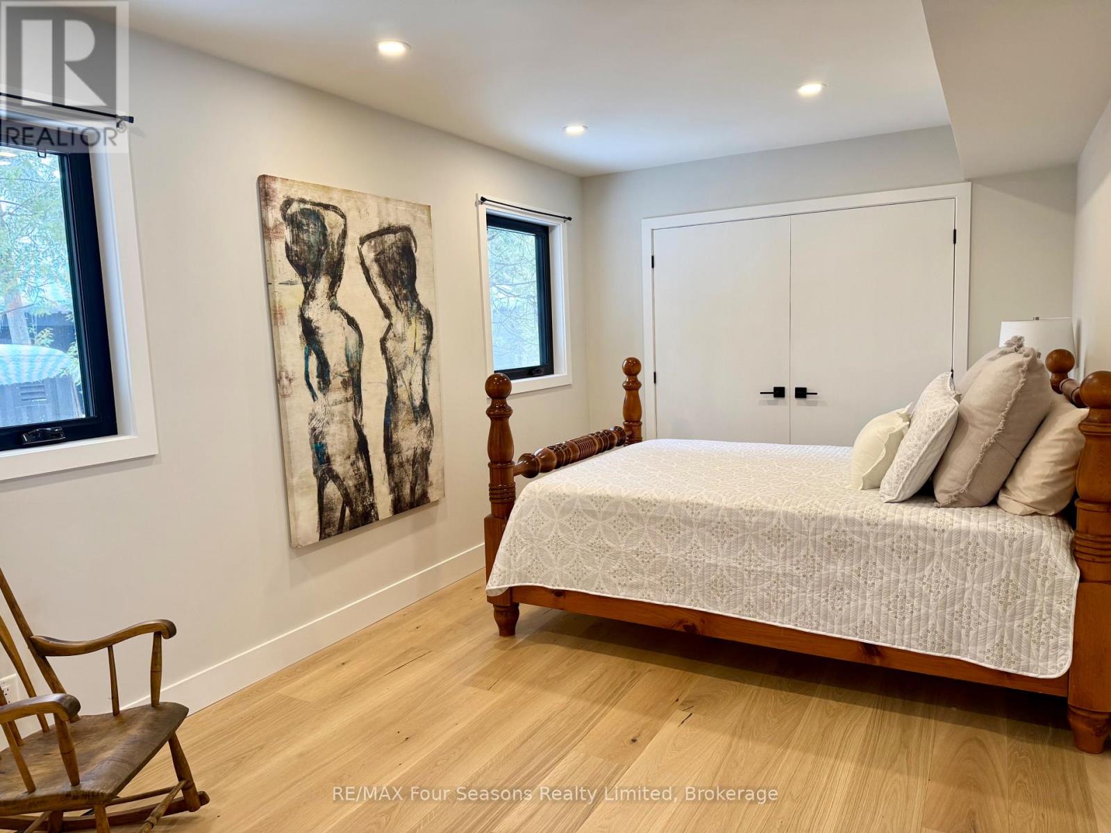 131 Chamonix Crescent, Blue Mountains, Ontario  L9Y 0S7 - Photo 13 - X12804762