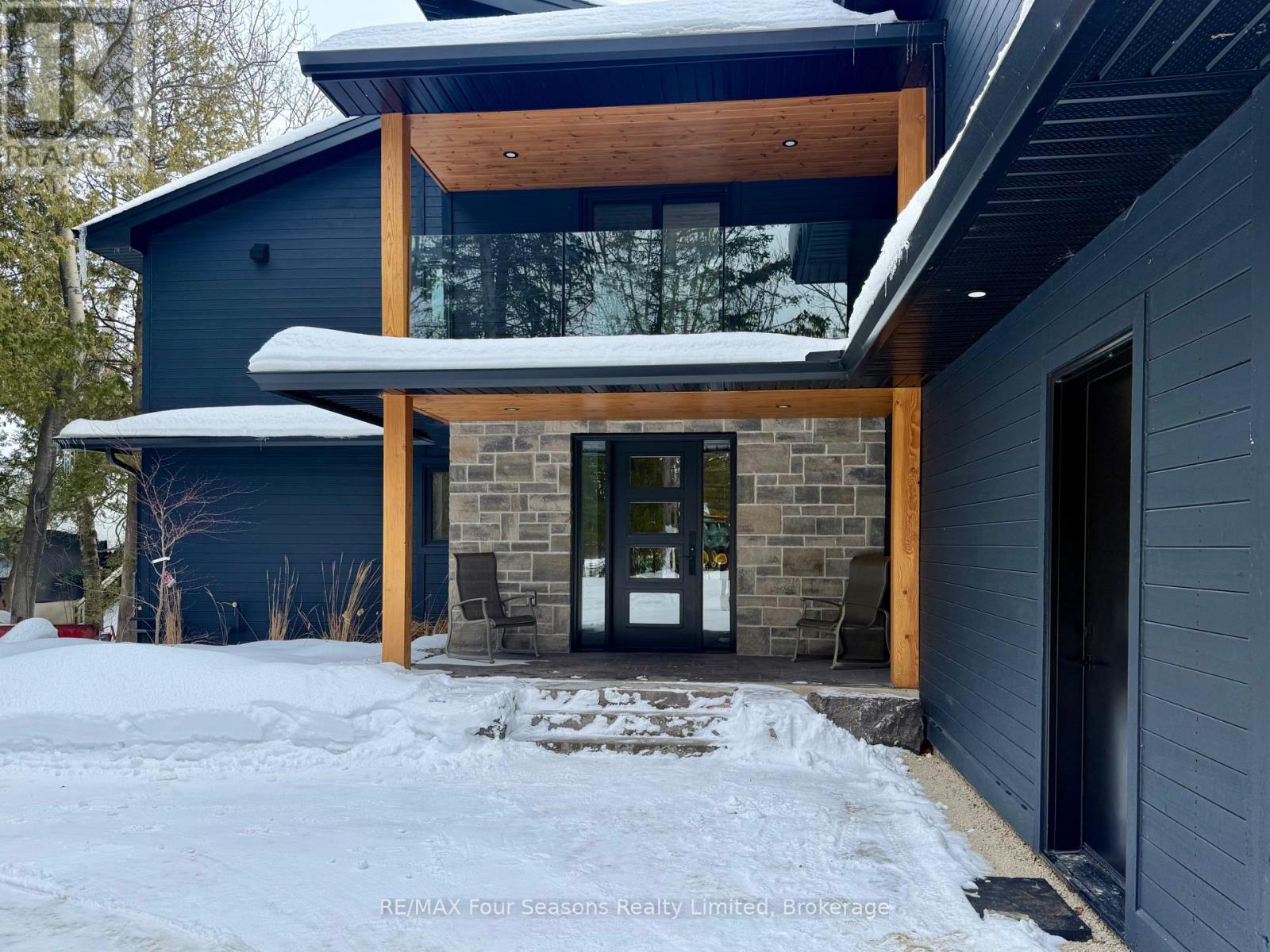 131 Chamonix Crescent, Blue Mountains, Ontario  L9Y 0S7 - Photo 2 - X12804762