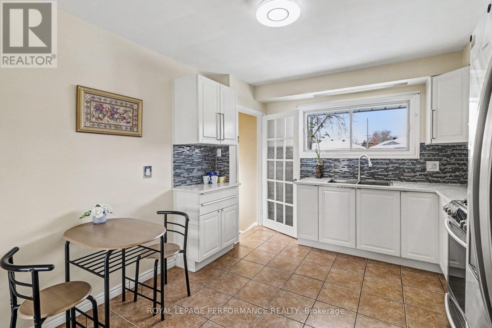 788 Dickens Avenue, Ottawa, Ontario  K1G 2X8 - Photo 8 - X12804756