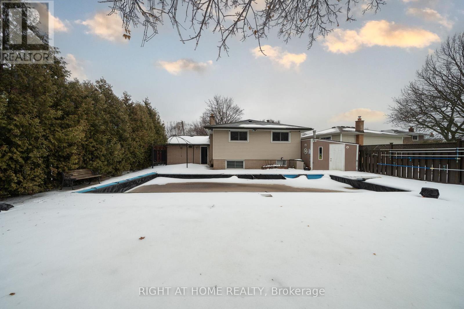 4451 Bennett Road, Burlington, Ontario  L7L 1Y5 - Photo 32 - W12804760
