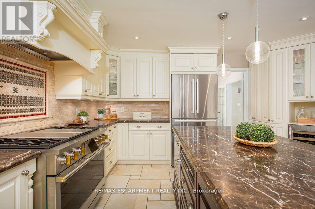 27 Blackberry Place, Hamilton, Ontario  L0R 1H2 - Photo 9 - X12804764