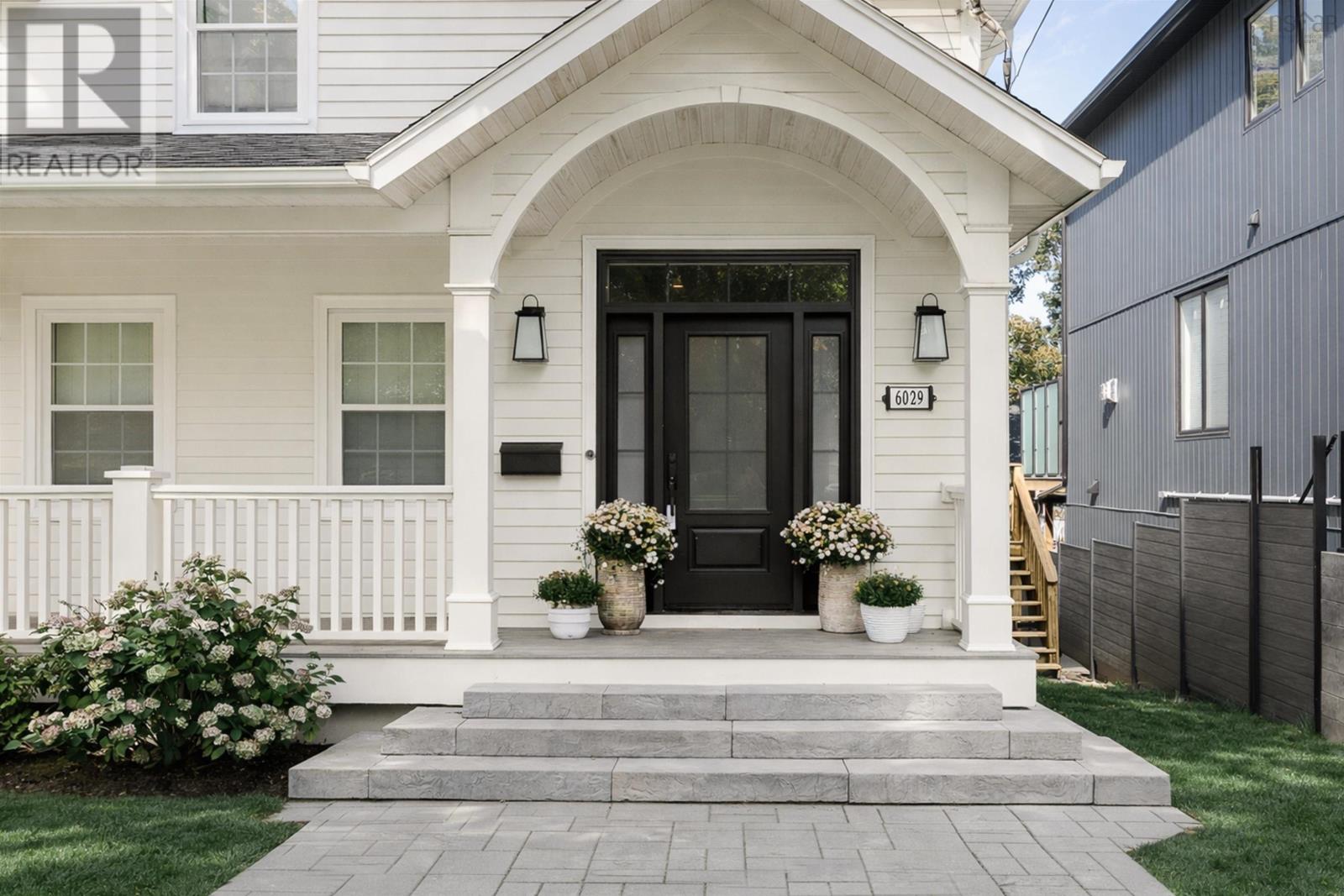 6029 Inglis Street, Halifax, Nova Scotia  B3H 1K9 - Photo 3 - 202603098