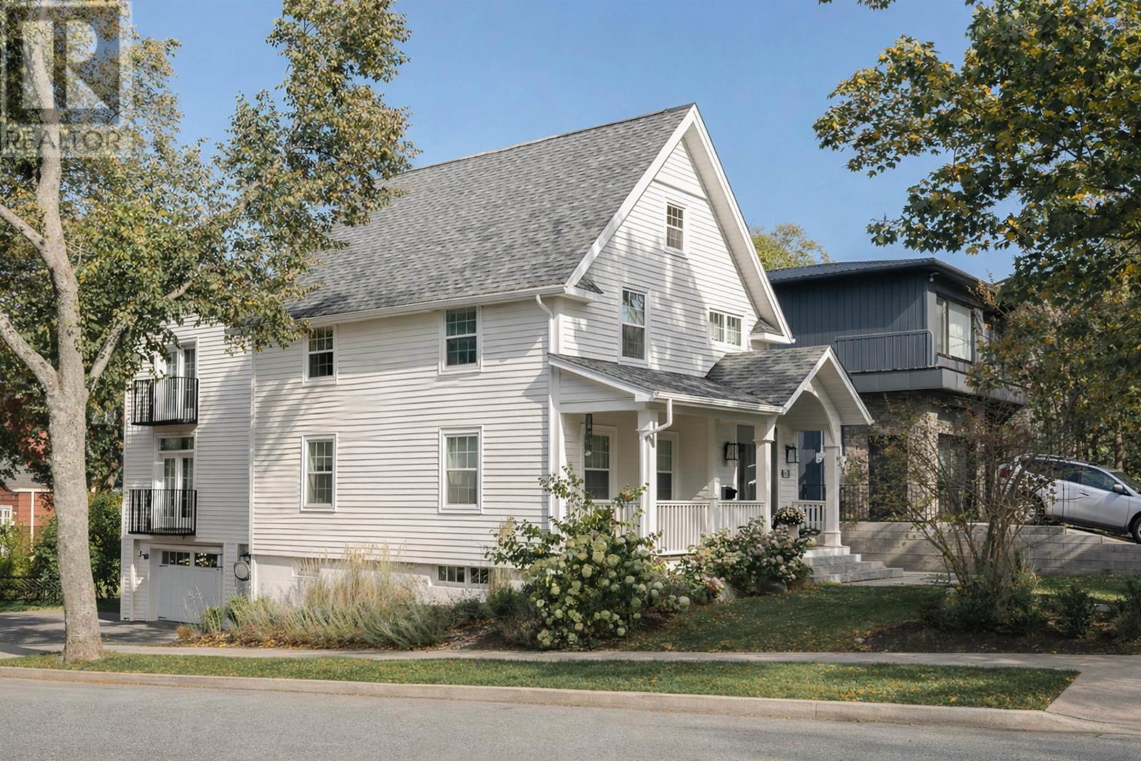 6029 Inglis Street, Halifax, Nova Scotia  B3H 1K9 - Photo 2 - 202603098