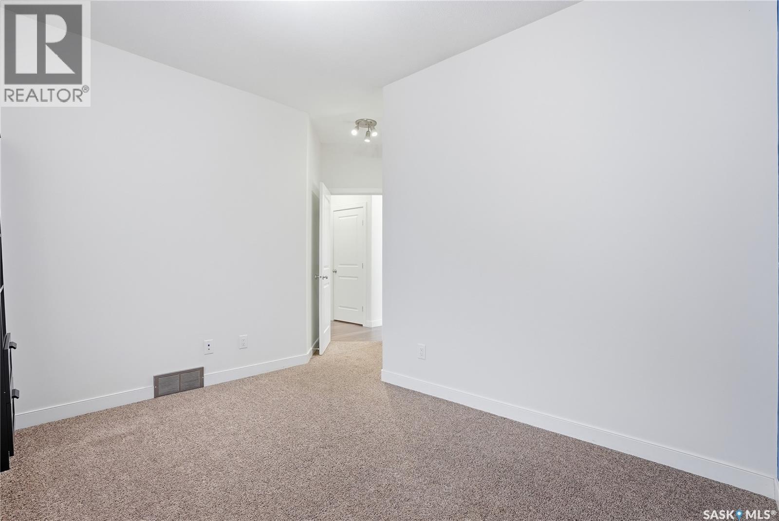 255 Werschner Crescent, Saskatoon, Saskatchewan  S7V 0E1 - Photo 16 - SK028907