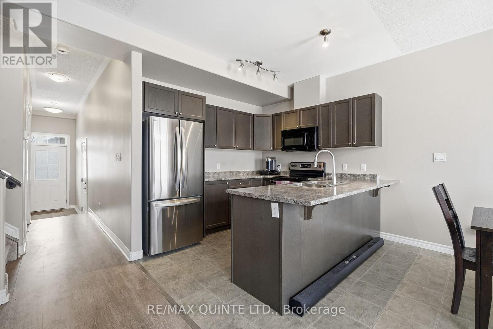 115 Simurda Court, Loyalist, Ontario  K7N 1Y7 - Photo 10 - X12804812