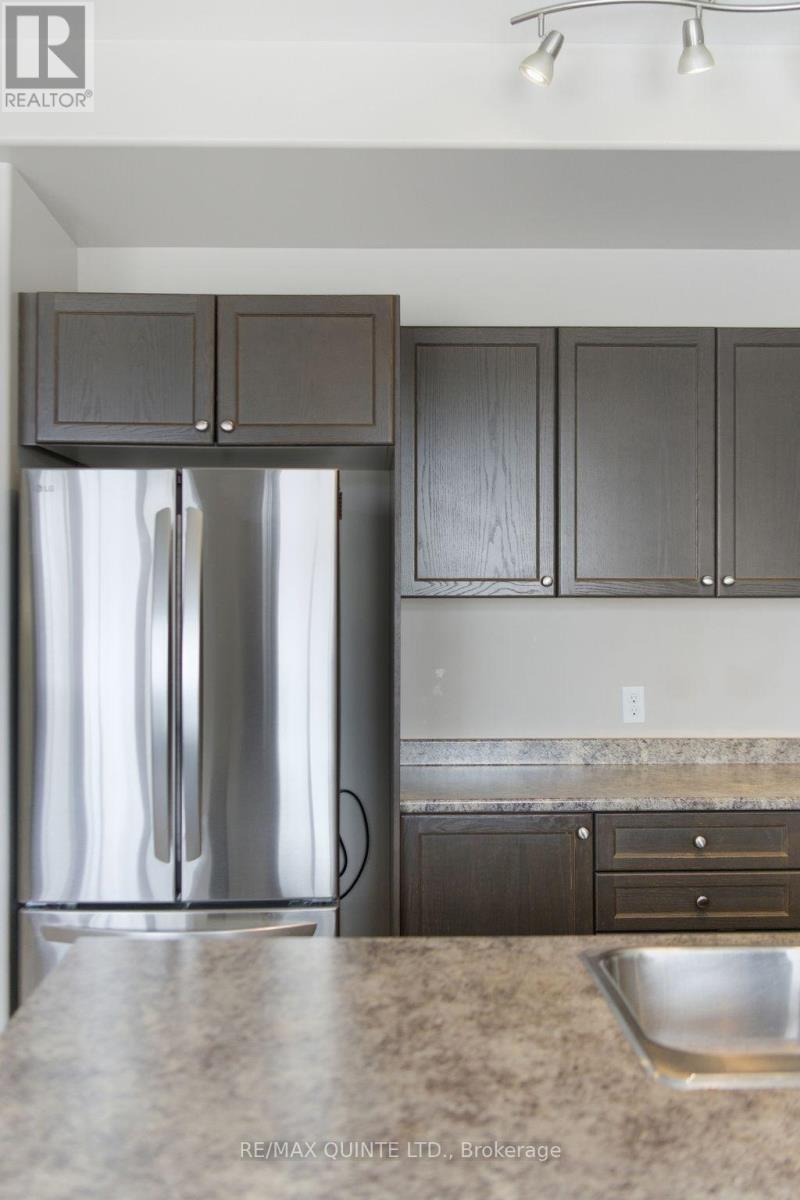 115 Simurda Court, Loyalist, Ontario  K7N 1Y7 - Photo 11 - X12804812