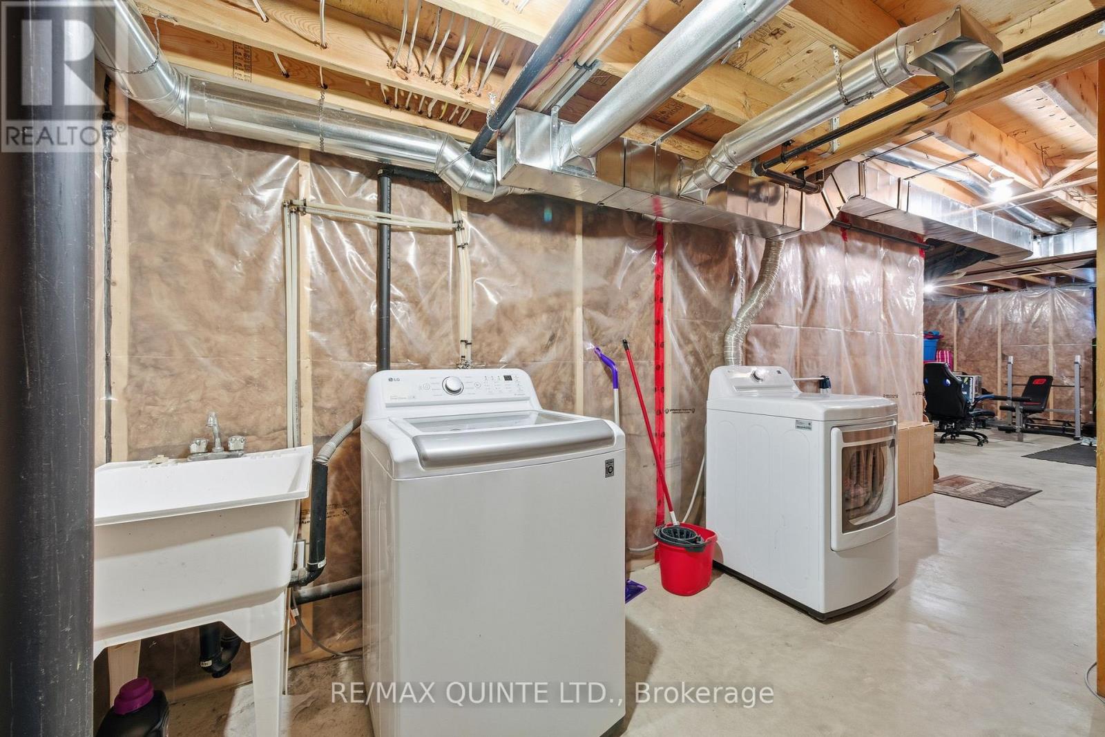 115 Simurda Court, Loyalist, Ontario  K7N 1Y7 - Photo 36 - X12804812