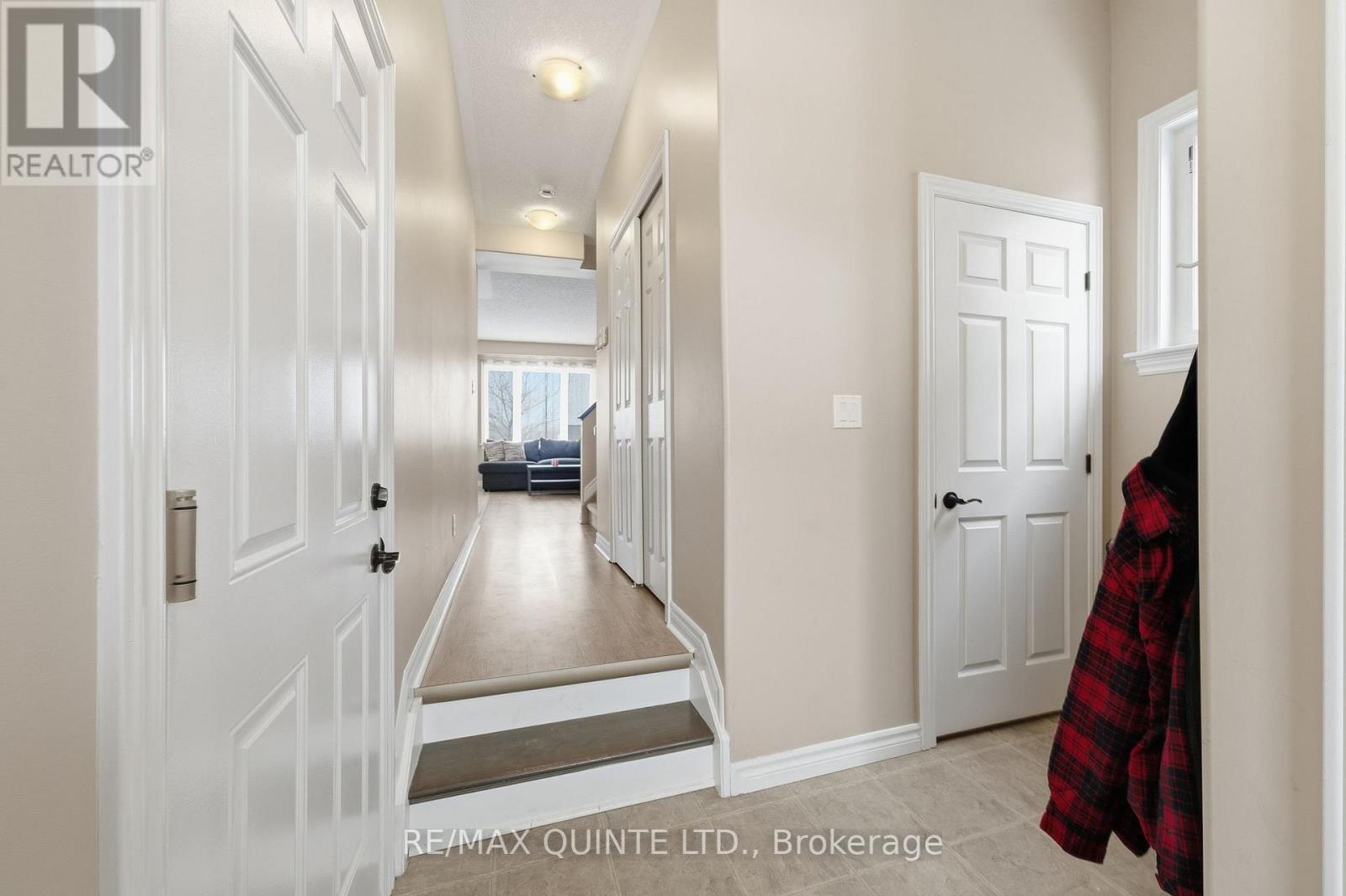 115 Simurda Court, Loyalist, Ontario  K7N 1Y7 - Photo 7 - X12804812