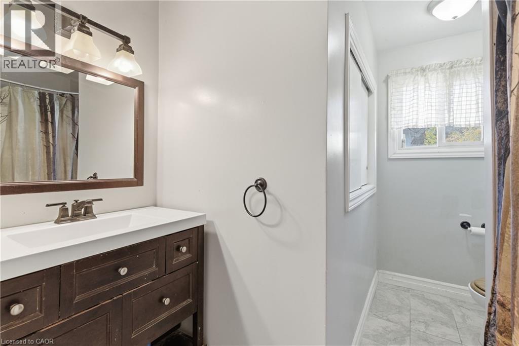 143 Aberdeen Street, Fort Erie, Ontario  L2A 3Y4 - Photo 10 - 40791766