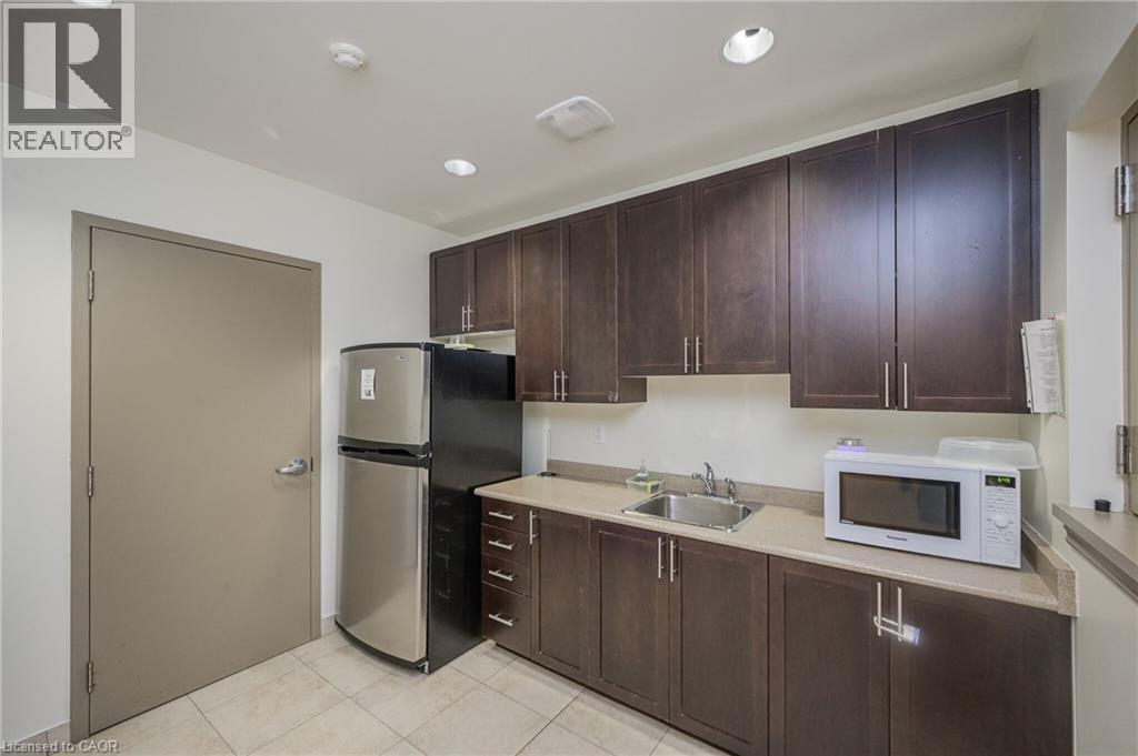 1980 Imperial Way Unit# 212, Burlington, Ontario  L7L 0E7 - Photo 29 - 40801614