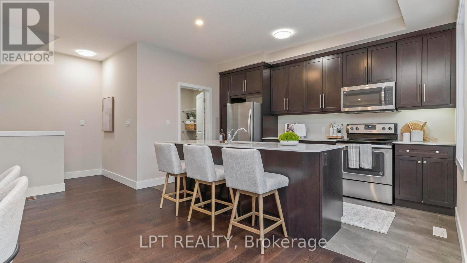 110 - 1960 Dalmagarry Road, London North (North E), Ontario  N6G 0T8 - Photo 12 - X12804824