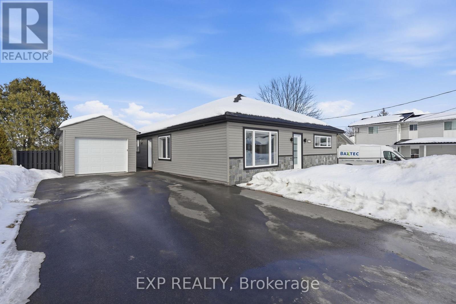 850 Chapman Street, Clarence-Rockland, Ontario  K4K 1E6 - Photo 2 - X12804780