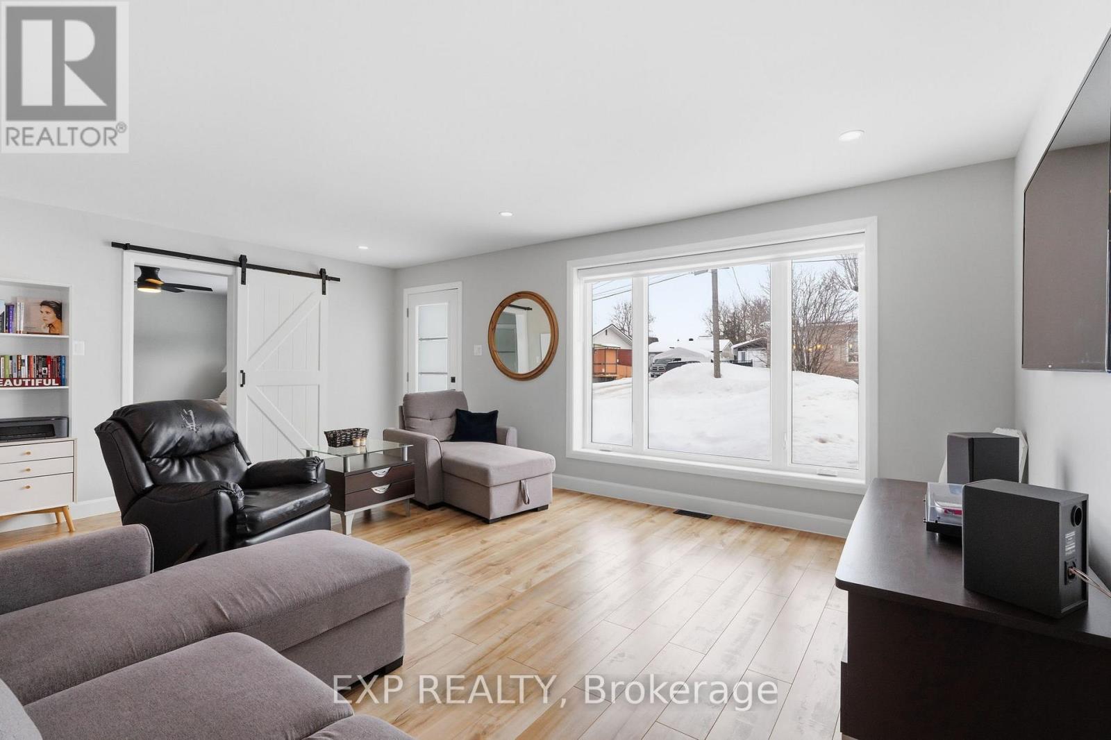 850 Chapman Street, Clarence-Rockland, Ontario  K4K 1E6 - Photo 5 - X12804780