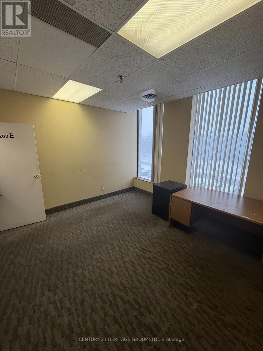 200 - 4544 Dufferin Street W, Toronto, Ontario  M3H 5X2 - Photo 3 - W12800180