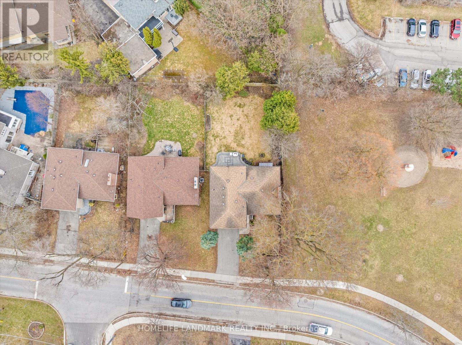 1 Hawksbury Drive, Toronto, Ontario  M2K 1M2 - Photo 2 - C12804792