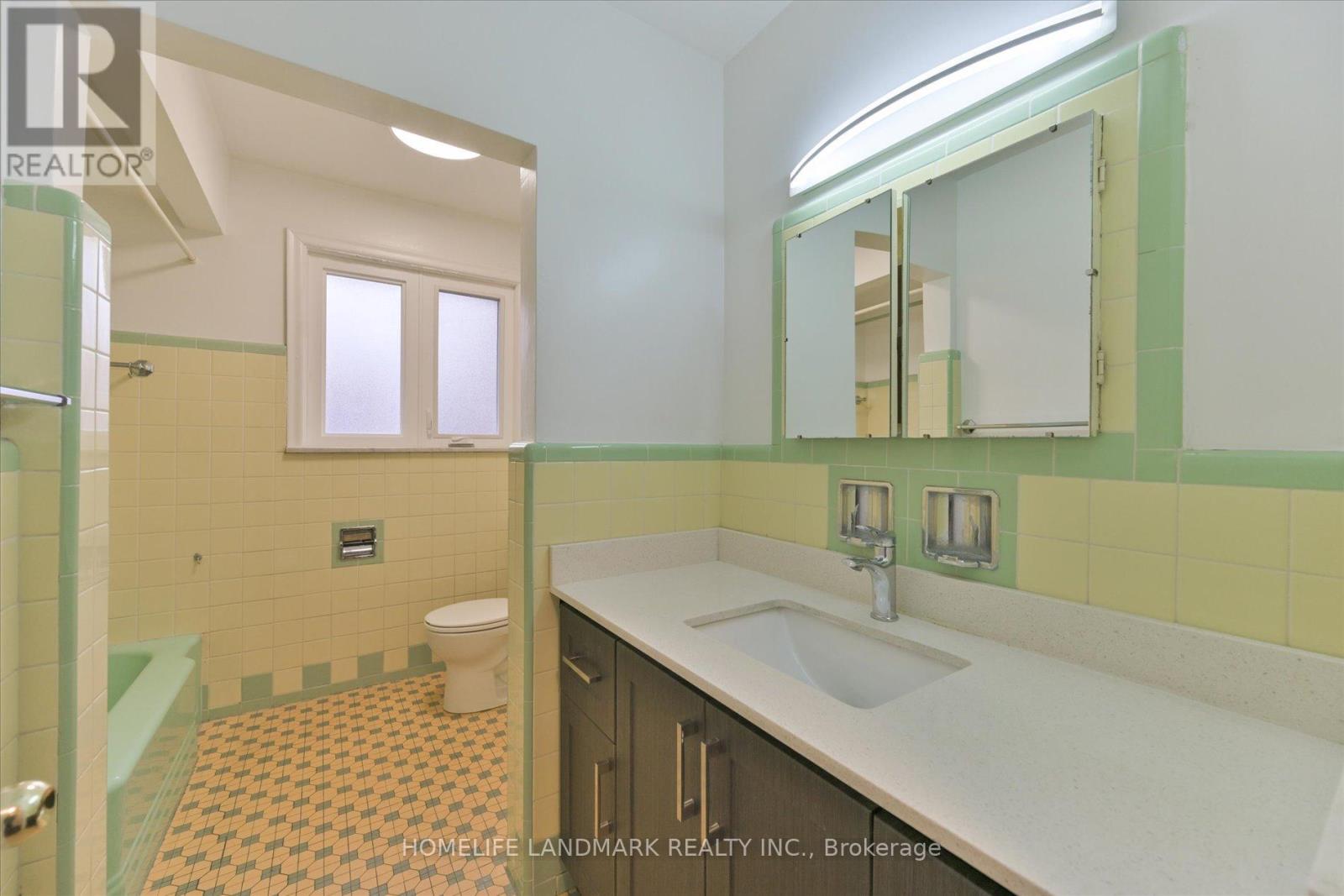 1 Hawksbury Drive, Toronto, Ontario  M2K 1M2 - Photo 24 - C12804792