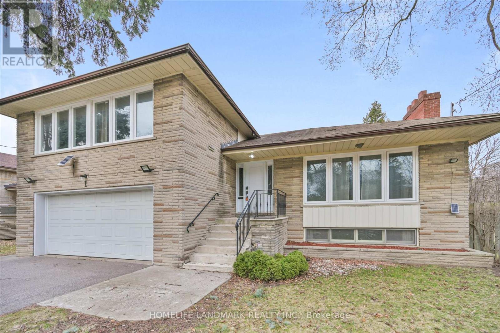 1 Hawksbury Drive, Toronto, Ontario  M2K 1M2 - Photo 4 - C12804792