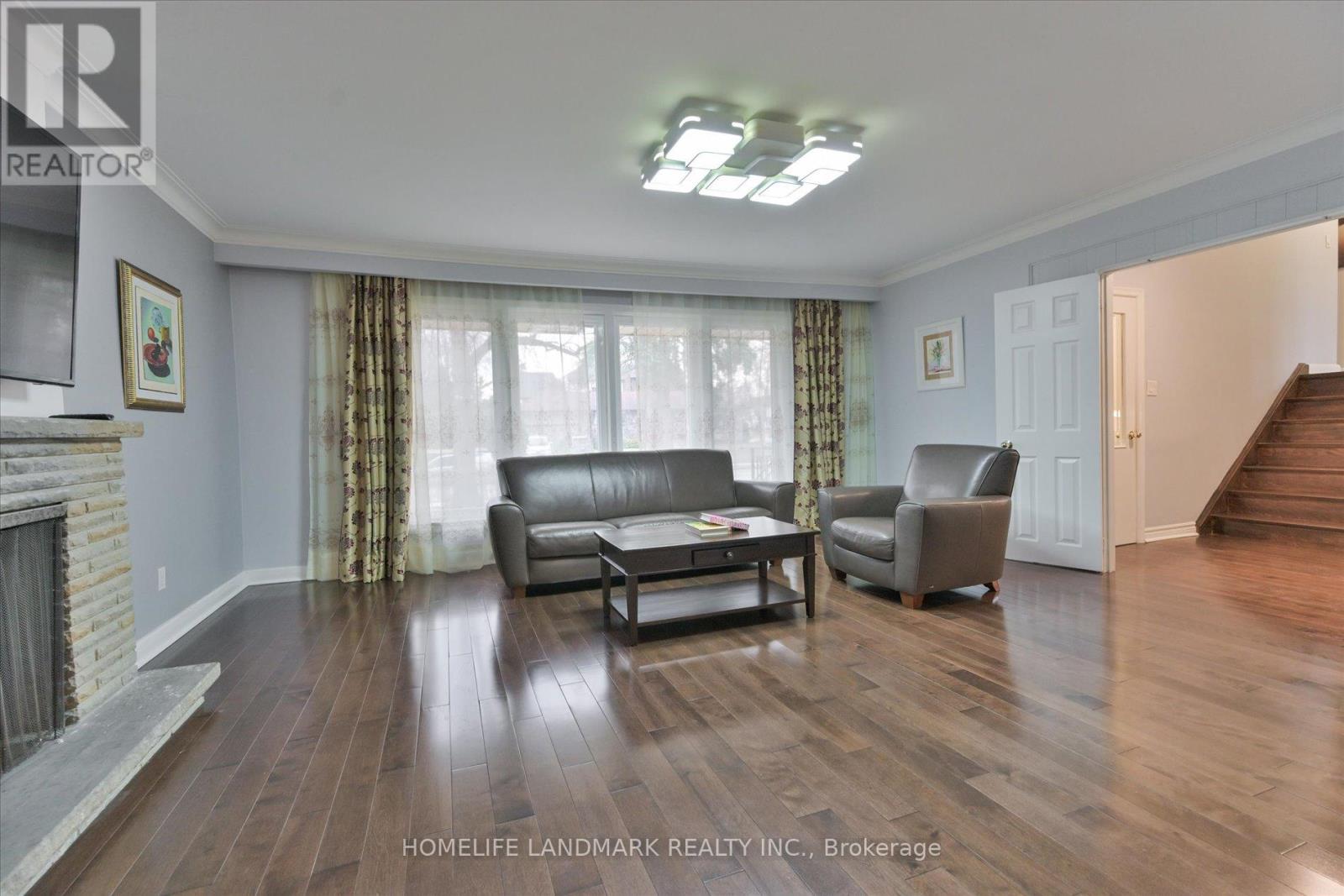 1 Hawksbury Drive, Toronto, Ontario  M2K 1M2 - Photo 8 - C12804792