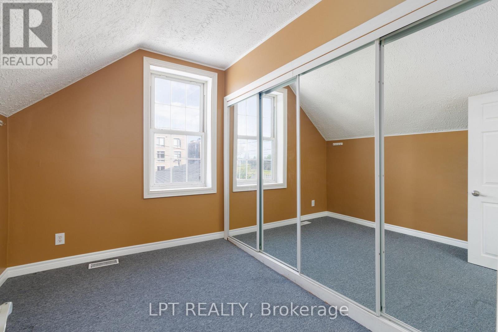 6823 Main Street, Whitchurch-Stouffville, Ontario  L4A 7G4 - Photo 25 - N12804814