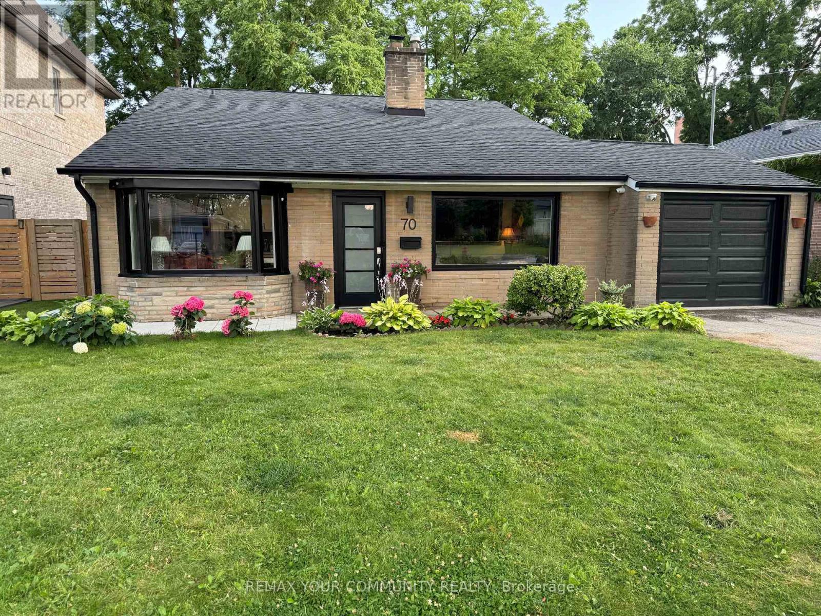 70 BEDFORD PARK AVENUE, Richmond Hill, Ontario