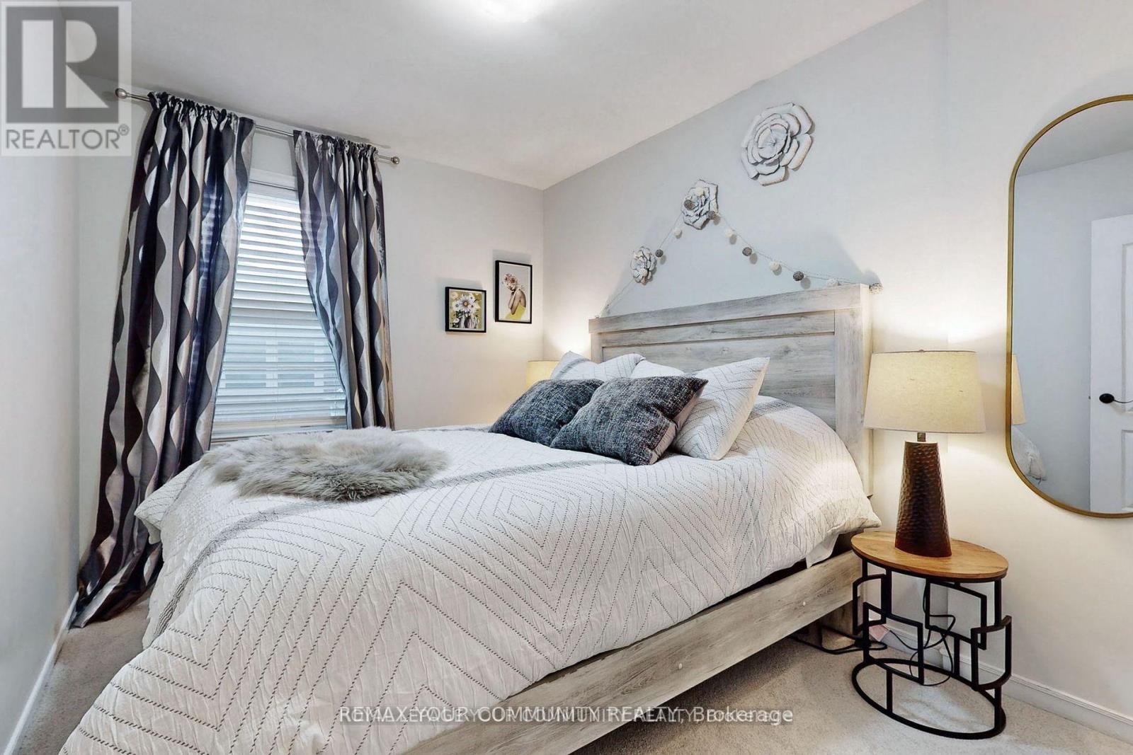 70 Bedford Park Avenue, Richmond Hill, Ontario  L4C 2N8 - Photo 17 - N12804850