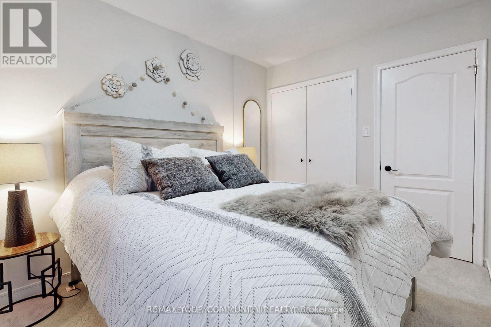 70 Bedford Park Avenue, Richmond Hill, Ontario  L4C 2N8 - Photo 18 - N12804850