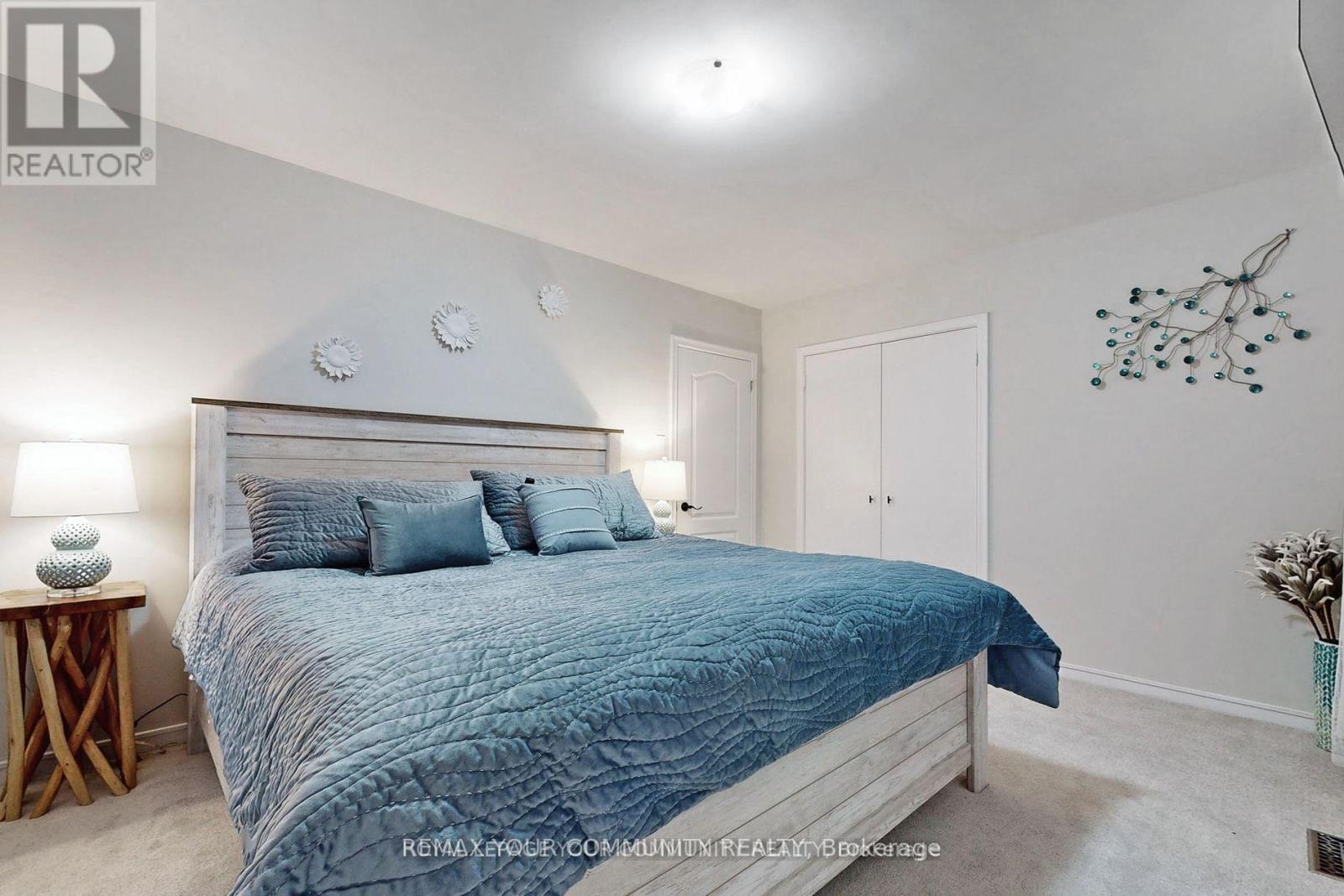 70 Bedford Park Avenue, Richmond Hill, Ontario  L4C 2N8 - Photo 23 - N12804850