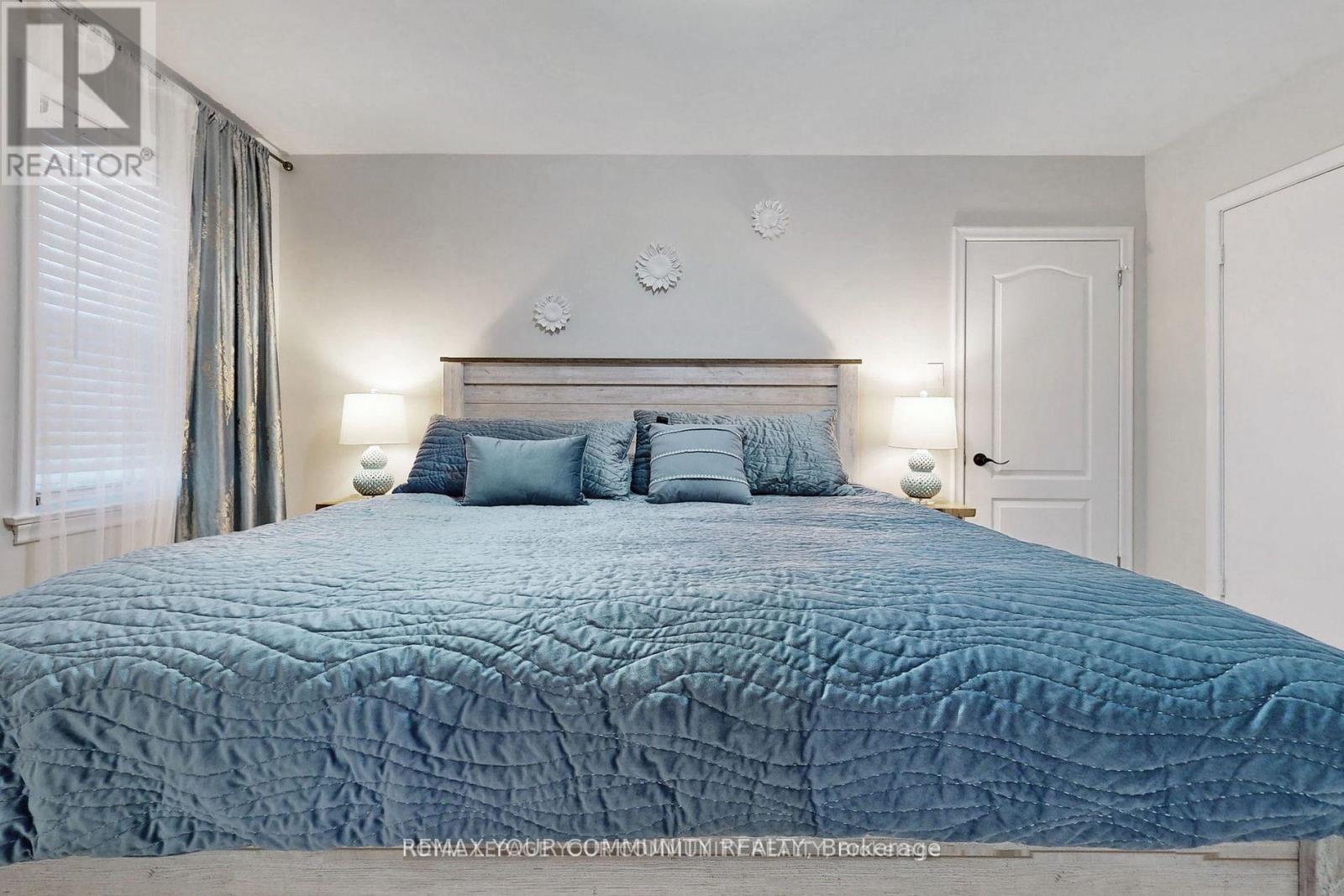 70 Bedford Park Avenue, Richmond Hill, Ontario  L4C 2N8 - Photo 24 - N12804850