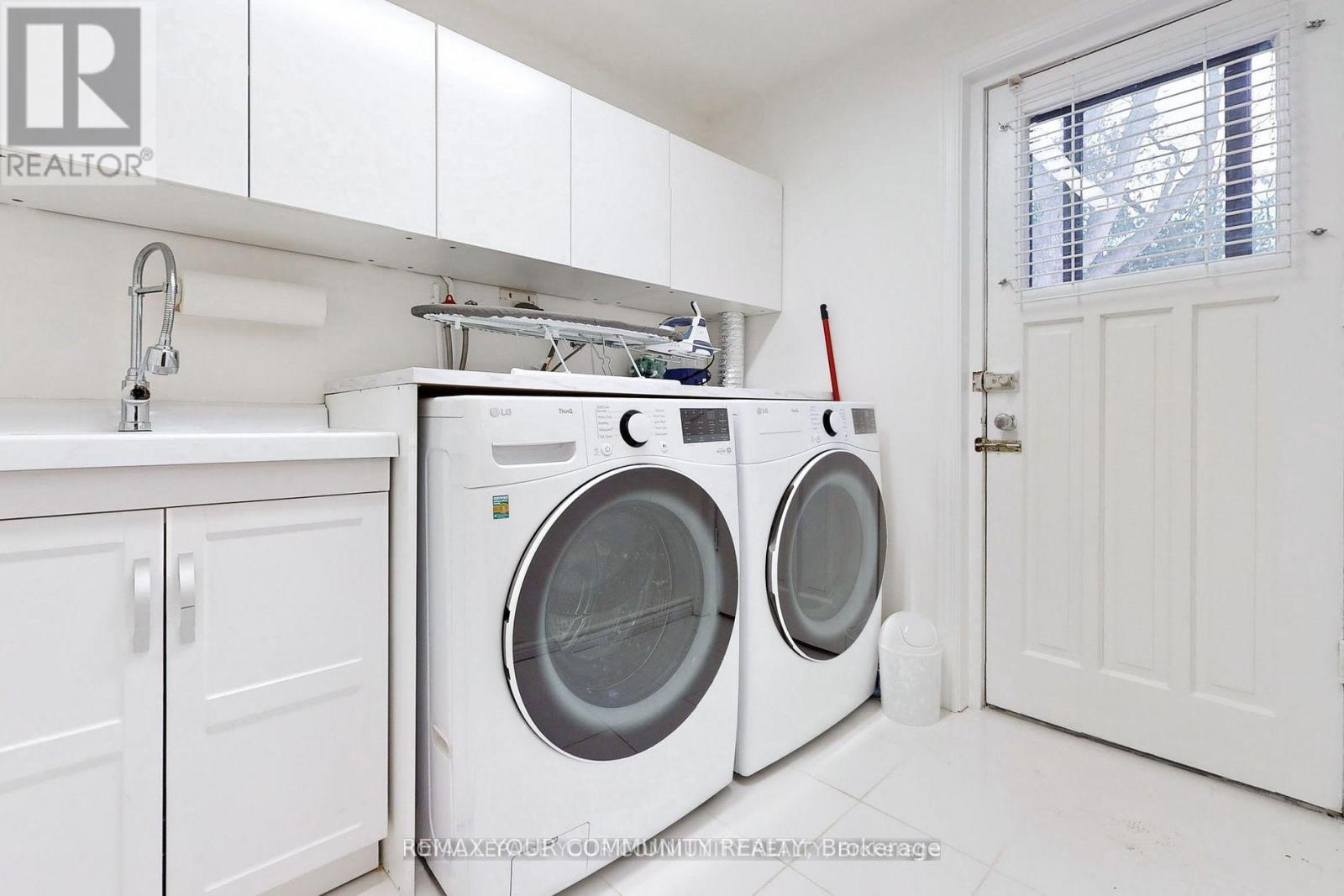 70 Bedford Park Avenue, Richmond Hill, Ontario  L4C 2N8 - Photo 25 - N12804850