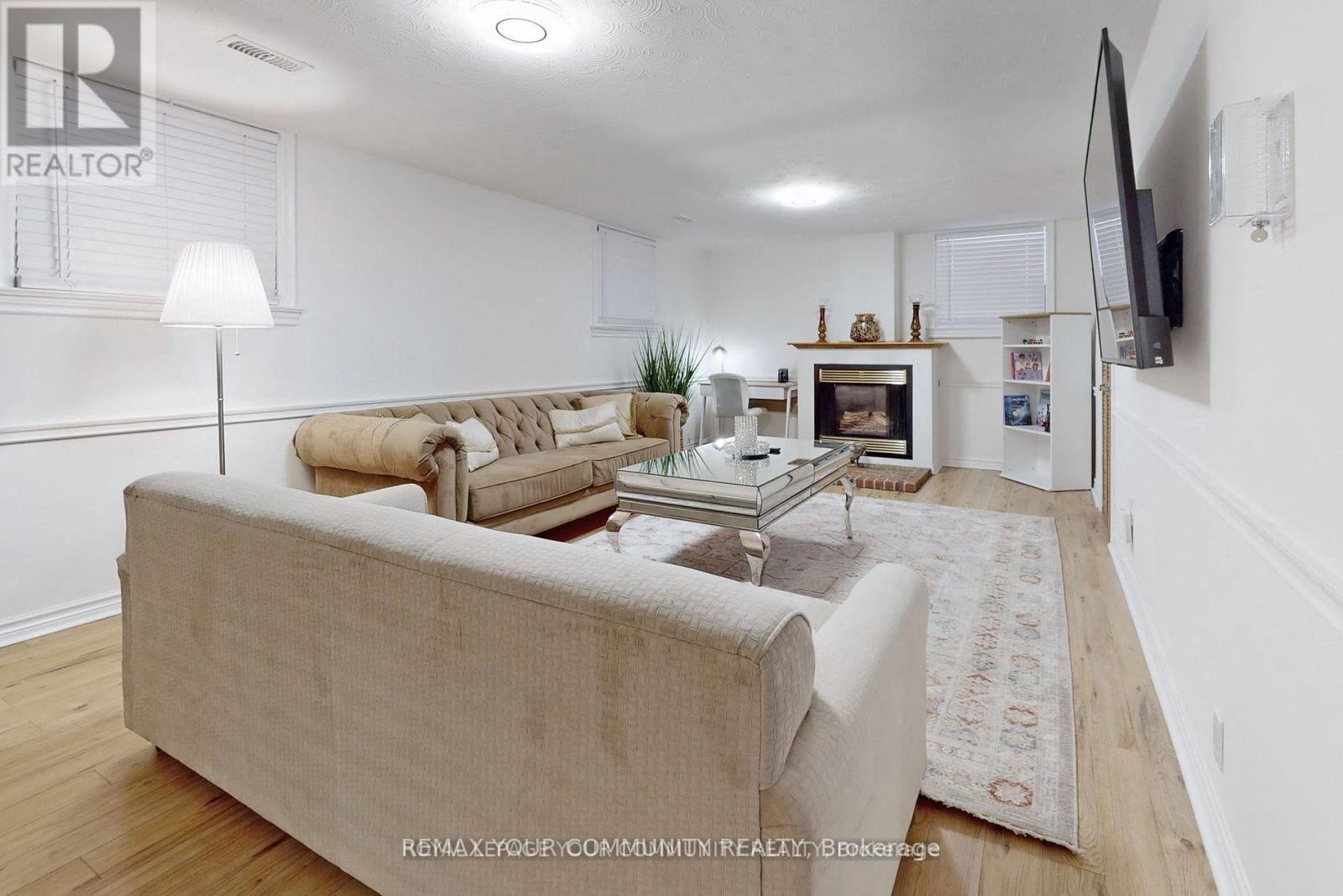 70 Bedford Park Avenue, Richmond Hill, Ontario  L4C 2N8 - Photo 29 - N12804850