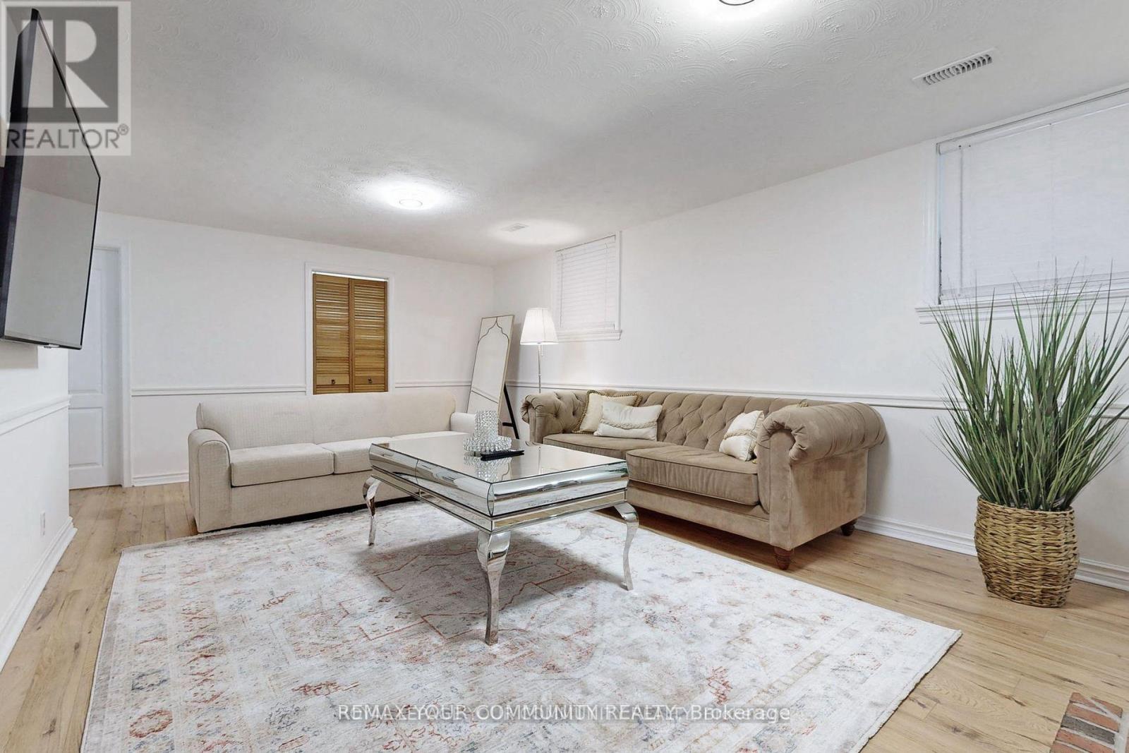 70 Bedford Park Avenue, Richmond Hill, Ontario  L4C 2N8 - Photo 31 - N12804850