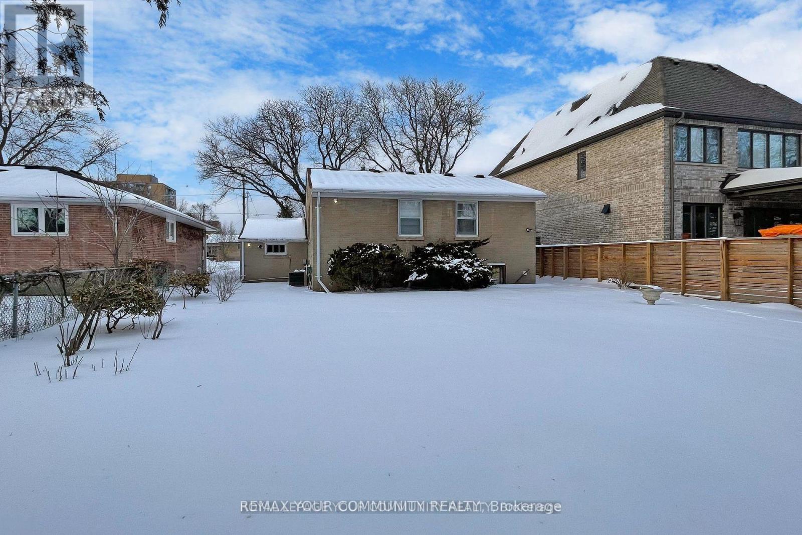 70 Bedford Park Avenue, Richmond Hill, Ontario  L4C 2N8 - Photo 36 - N12804850