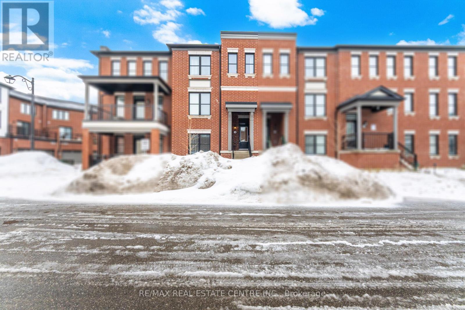 #18 - 975 Whitlock Avenue, Milton, Ontario  L9E 1S9 - Photo 2 - W12804806