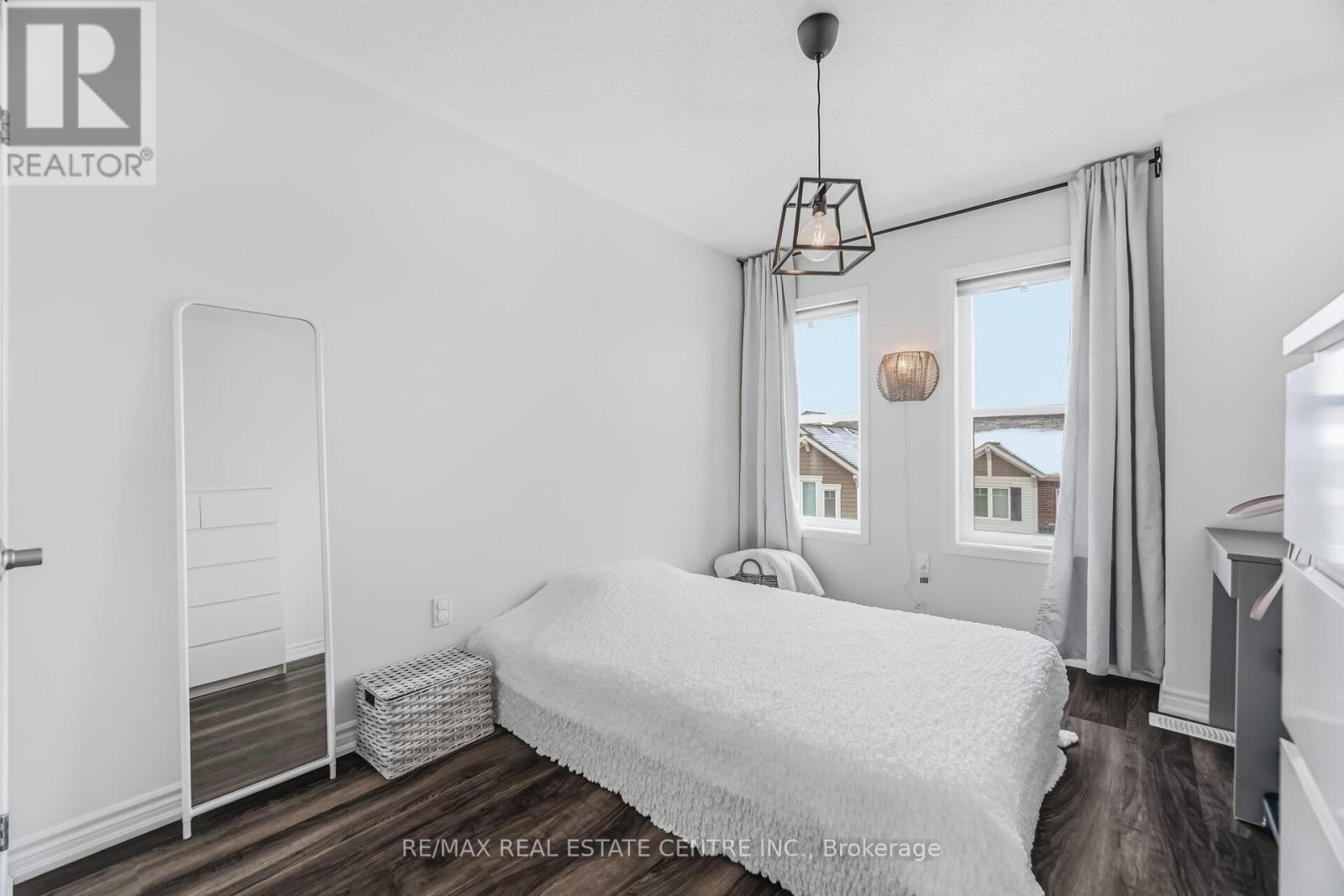 #18 - 975 Whitlock Avenue, Milton, Ontario  L9E 1S9 - Photo 31 - W12804806