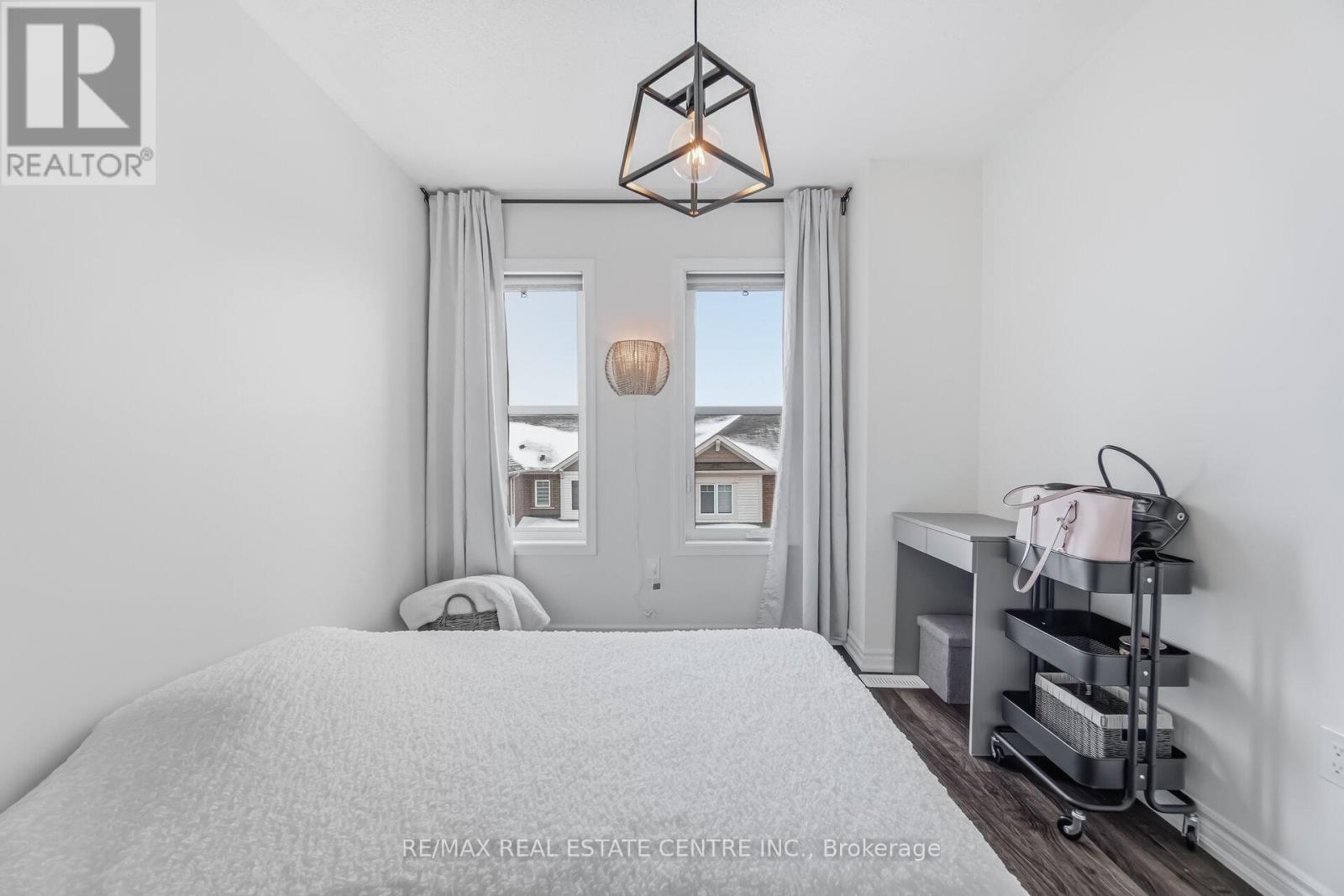 #18 - 975 Whitlock Avenue, Milton, Ontario  L9E 1S9 - Photo 32 - W12804806