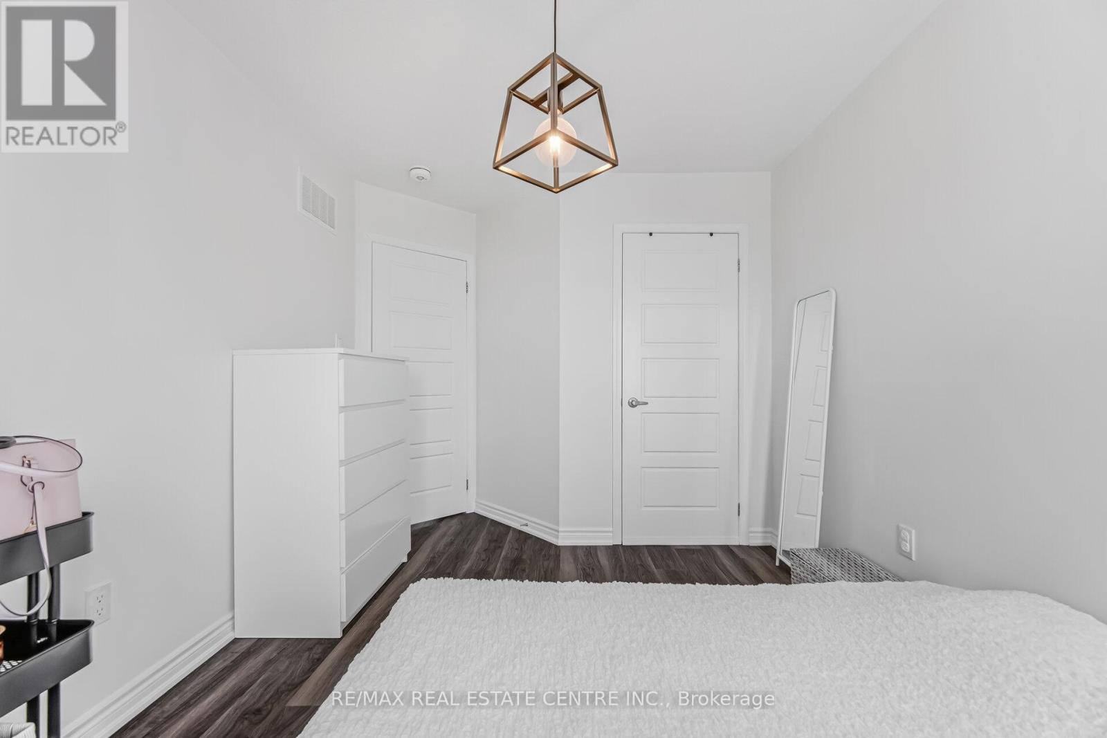 #18 - 975 Whitlock Avenue, Milton, Ontario  L9E 1S9 - Photo 33 - W12804806