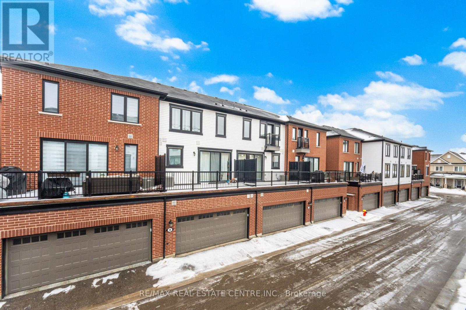 #18 - 975 Whitlock Avenue, Milton, Ontario  L9E 1S9 - Photo 44 - W12804806